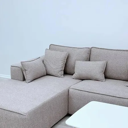 Aem 1 Bedroom Apt #4 דירה גולם
