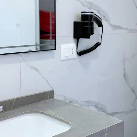Aem 1 Bedroom Apt #4 *