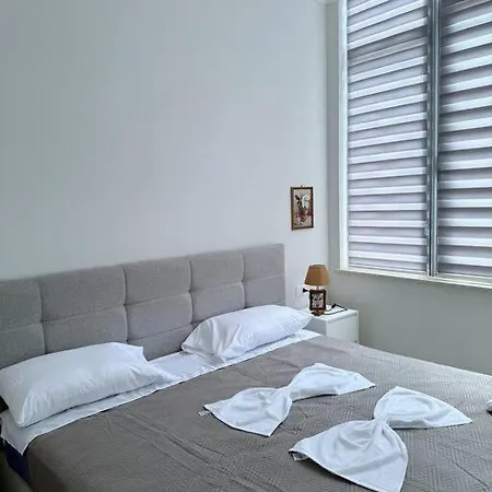 דירה Aem 1 Bedroom Apt #4 *